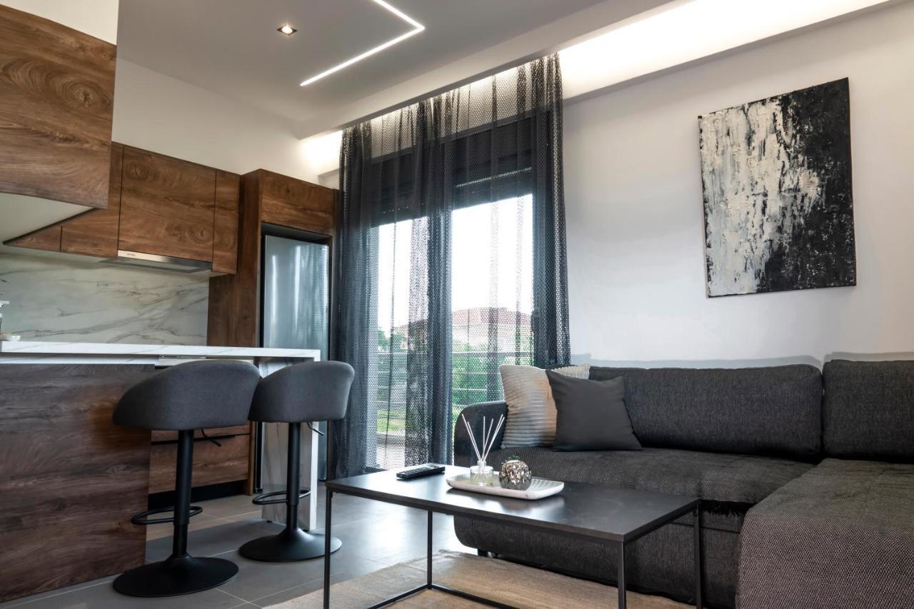 Berries Luxury Apartments Nea Moudania Esterno foto
