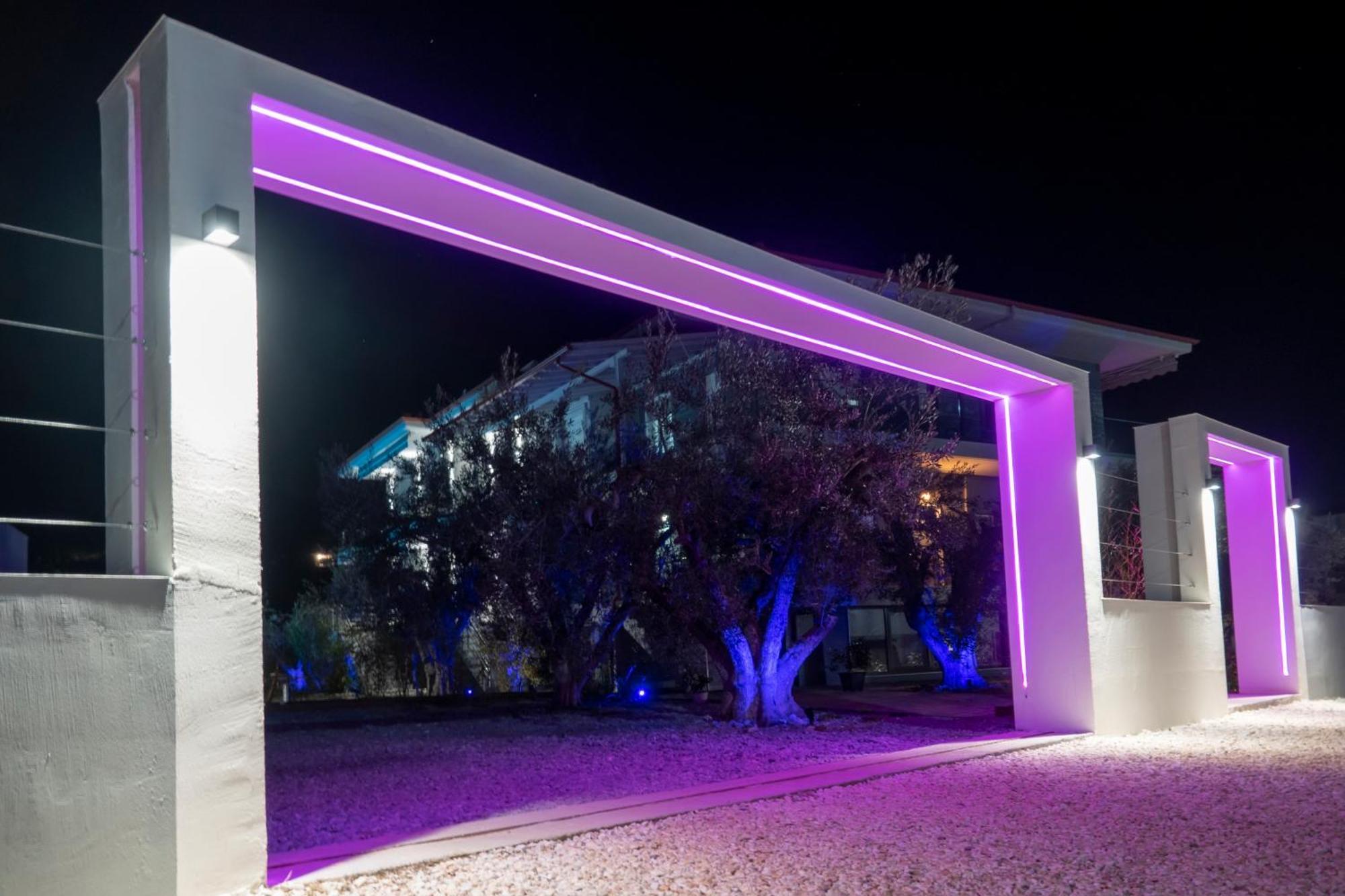 Berries Luxury Apartments Nea Moudania Esterno foto